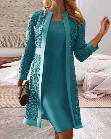 Tweedelige dames-set met jurk en kanten vest