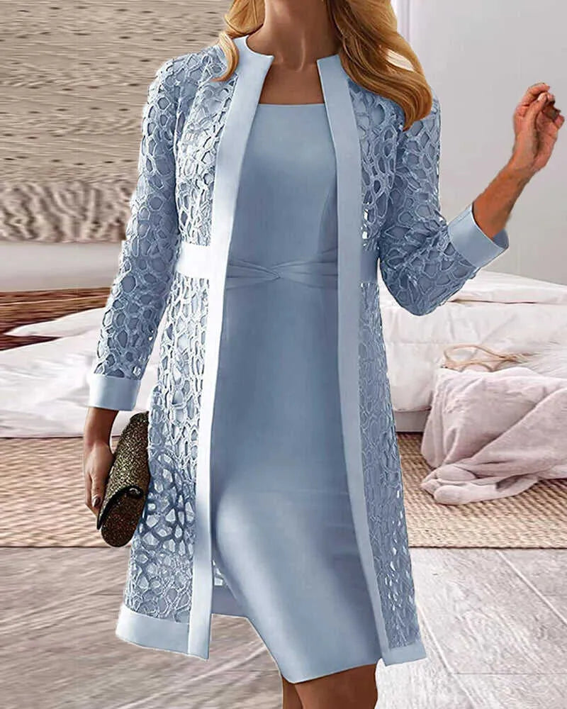 Tweedelige dames-set met jurk en kanten vest