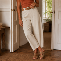 Verkorte rechte broek met stikseldetails