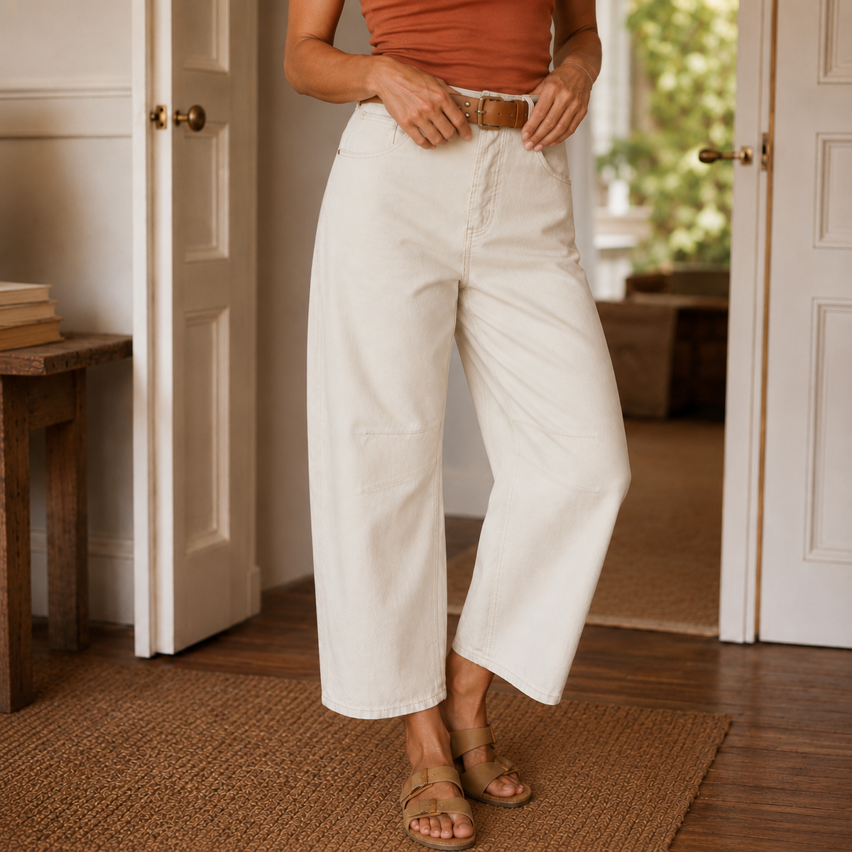 Verkorte rechte broek met stikseldetails