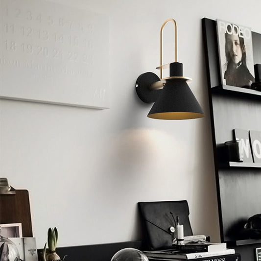 Wandlamp Mono | Postmoderne metalen wandlamp van Marco Bellini
