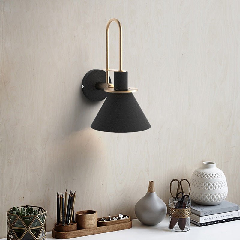 Wandlamp Mono | Postmoderne metalen wandlamp van Marco Bellini