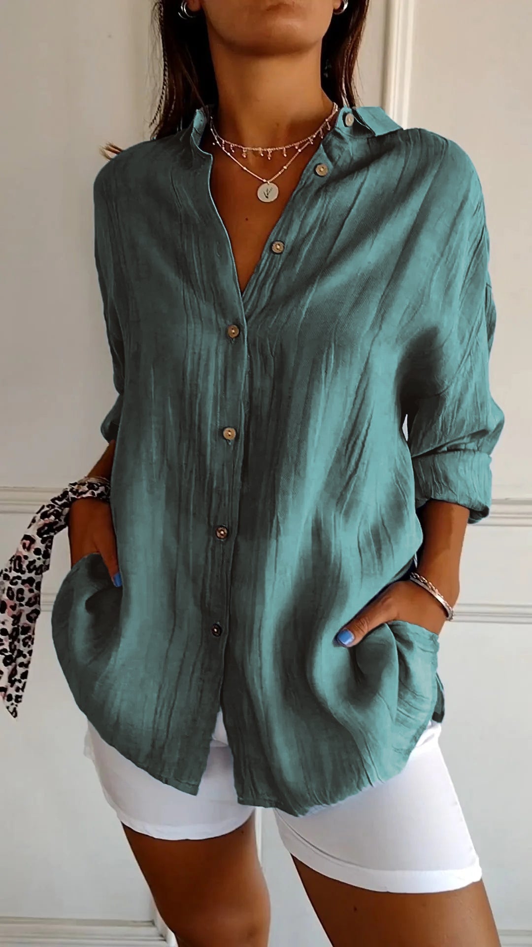 Zomerblouse met lange mouwen voor dames – Luchtige linnen-zijdemix met plooien en Scandinavische kustelegantie